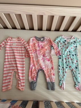 Burt’s Bees Baby Girl BUNDLE of 3 outfits- One-Piece Sleeper Pajamas/Rompers GUC